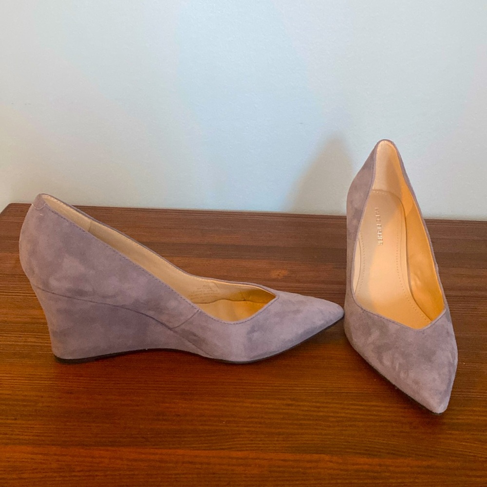 NWOT Marc Fisher suede wedges